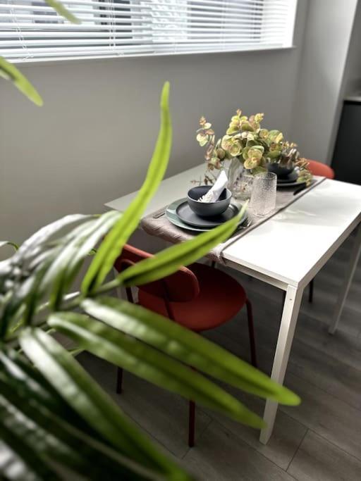 Studio Apartment In Milton Keynes Esterno foto